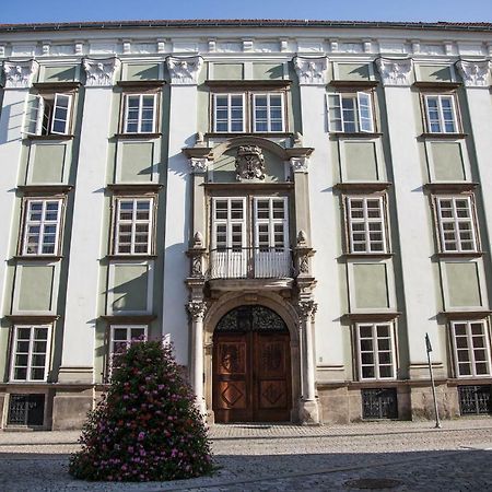 Althansky Palac Znojmo Exteriör bild